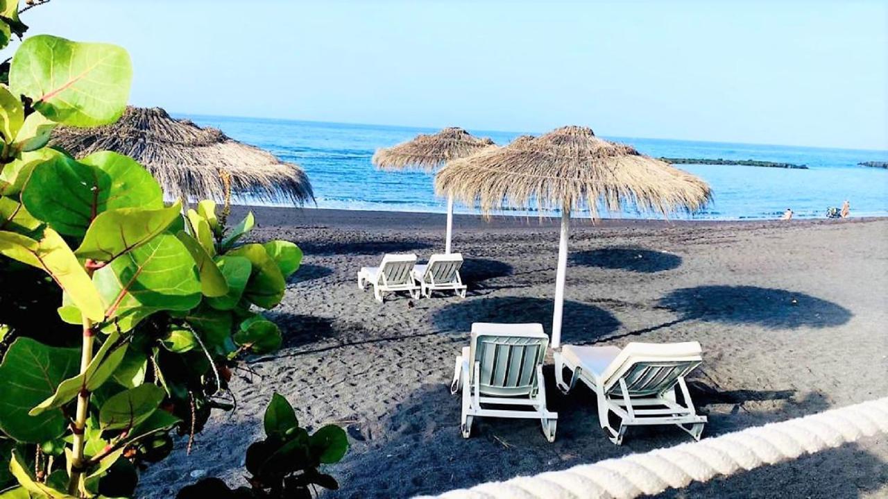 Beach And Pool In Playa De Las Americas Apartment Exterior photo
