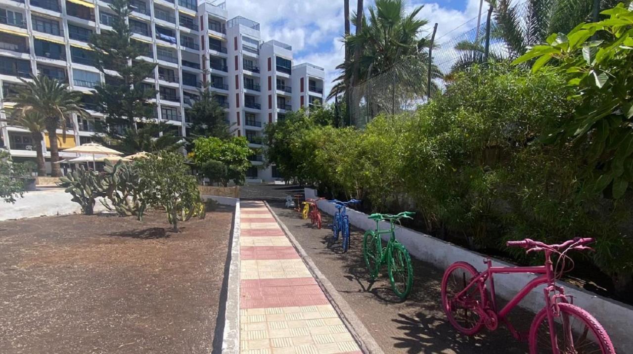 Beach And Pool In Playa De Las Americas Apartment Exterior photo